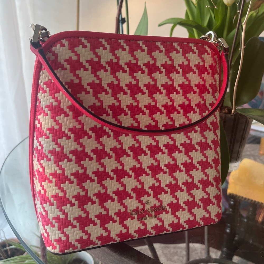 Kate Spade Darcy Small Bucket Bag Pink and White